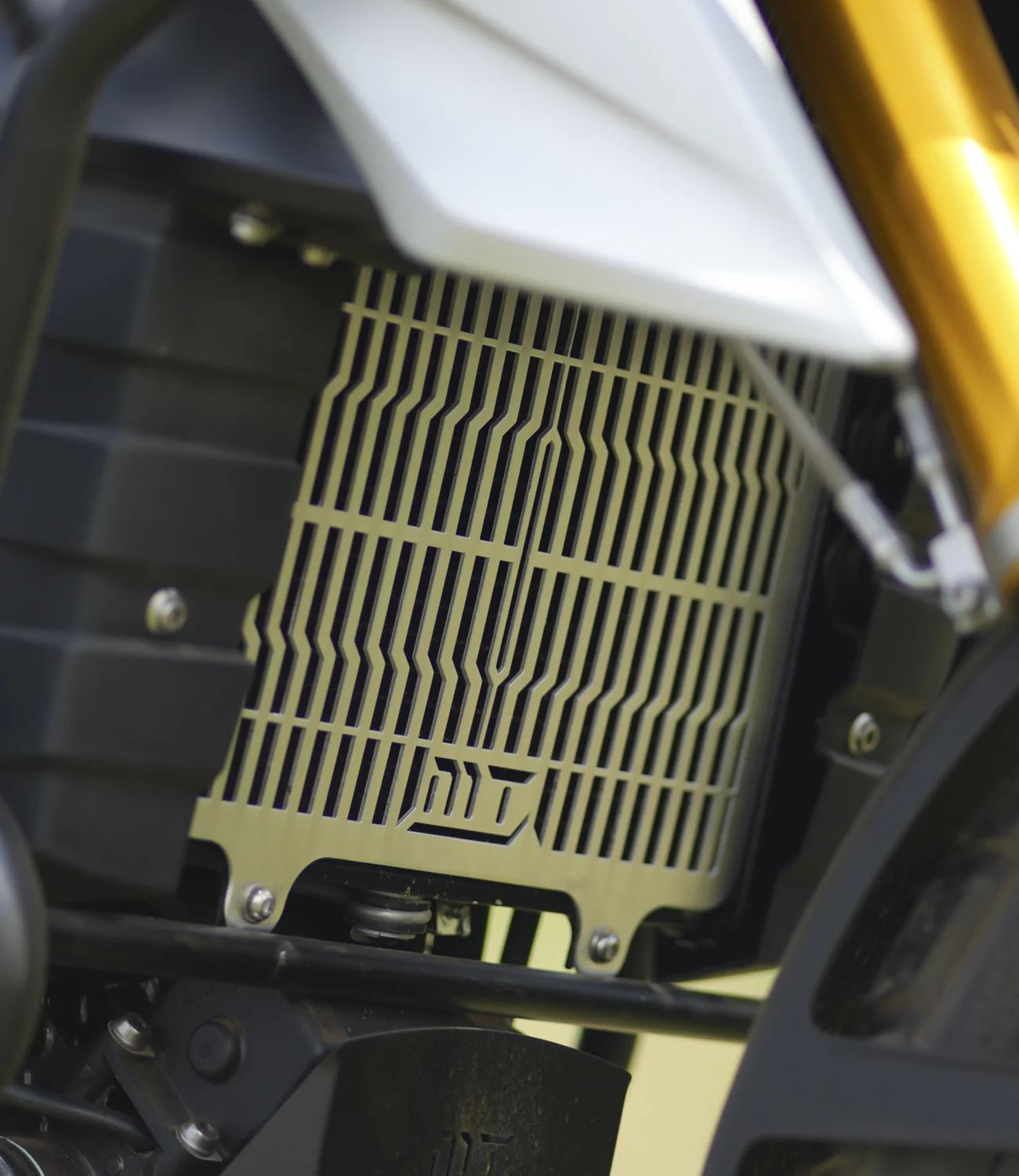 MOTO TORQUE BMW G310 GS - RADIATOR GUARD (Aluminium) - Image 3