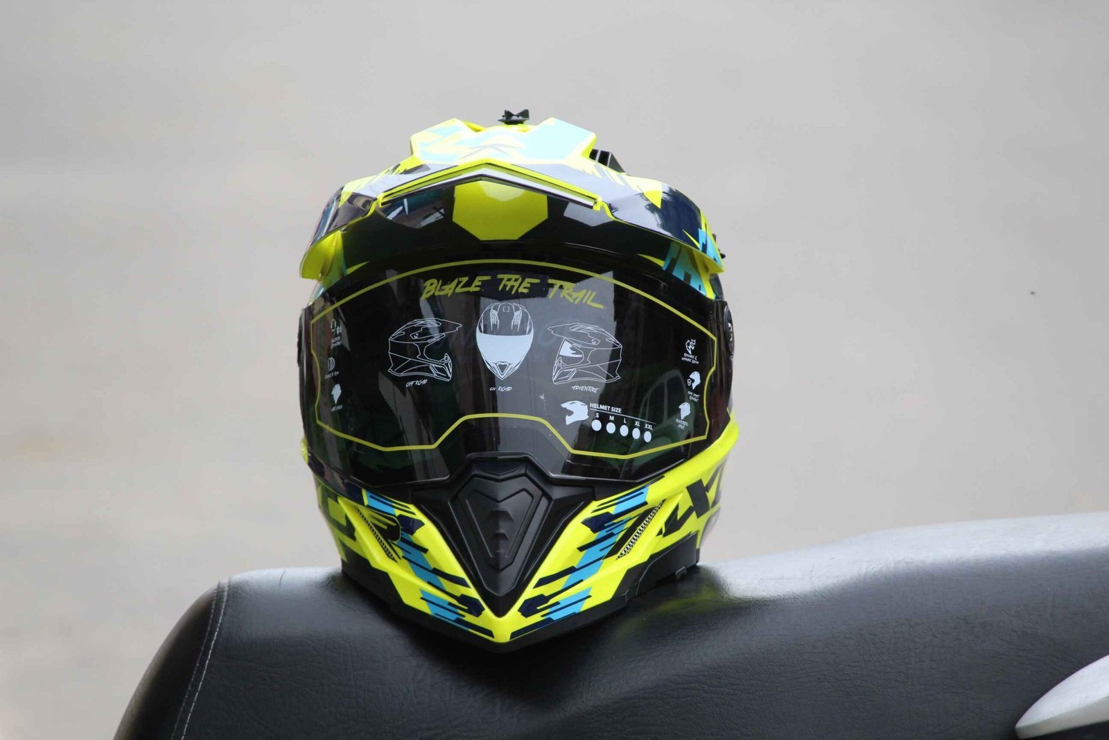 AXOR X-CROSS X1 DUAL-VISOR NEON YELLOW BLUE HELMET FOR MAN AND WOMAN - Image 2