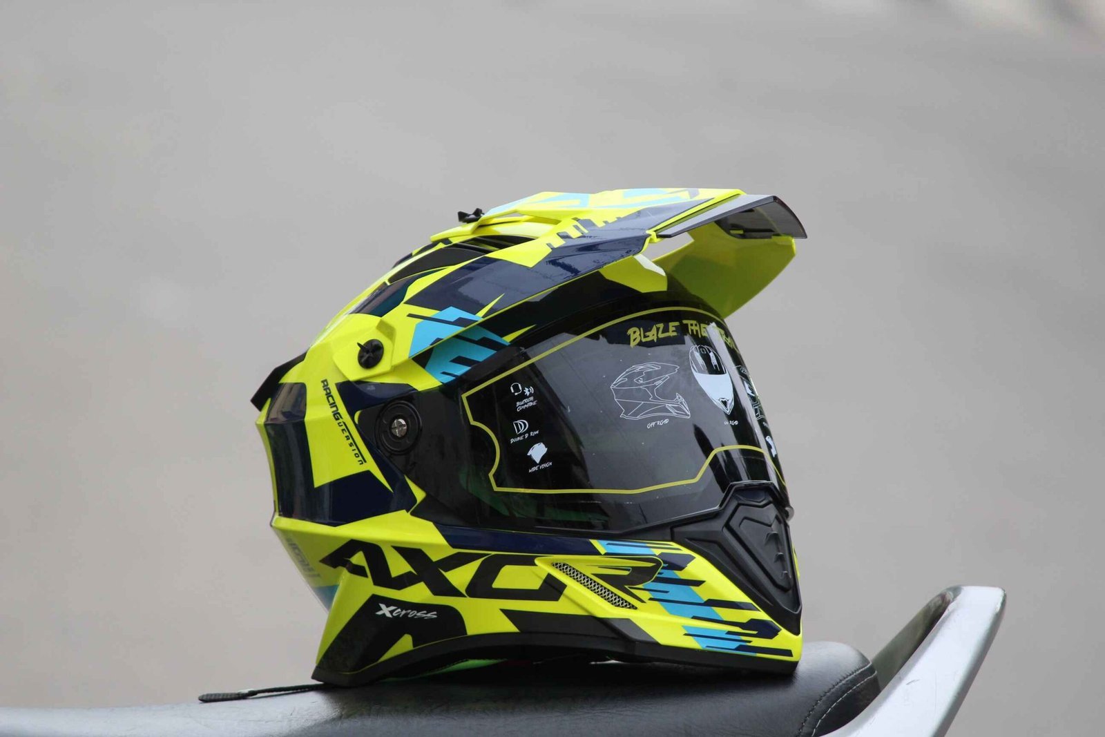 AXOR X-CROSS X1 DUAL-VISOR NEON YELLOW BLUE HELMET FOR MAN AND WOMAN - Image 5
