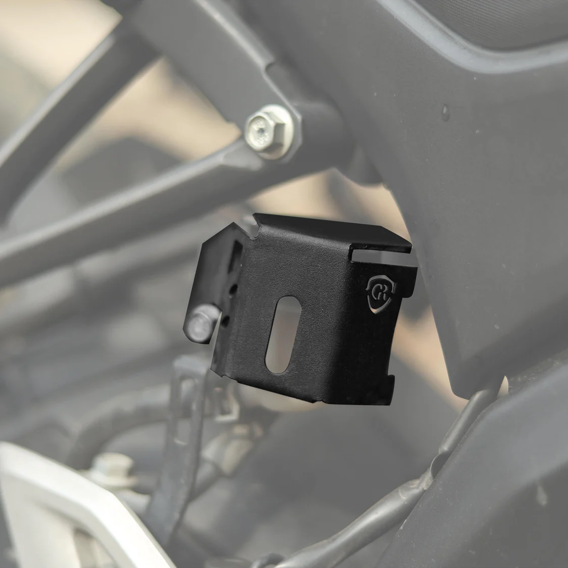 GRAND PITSTOP Rear Brake Fluid Resorvoir Cap for Yamaha MT15 - Black - Image 4