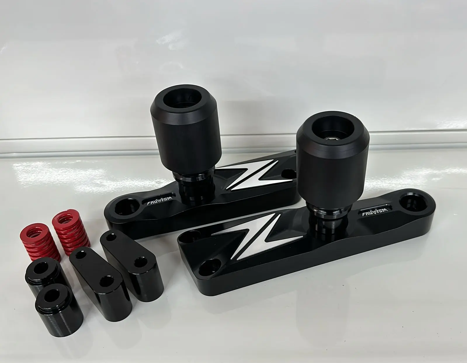 Frame Sliders with heavy bracket for Z900 - Image 3
