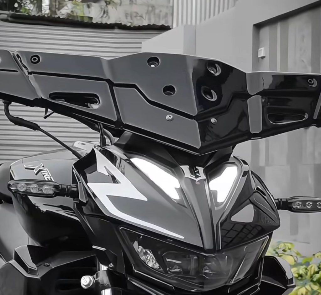 Xtreme 125R Fly Visor Windshield – Aggressive Aerodynamic Wind Deflector