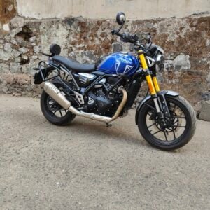 BS Auto Crash Guard for Triumph Speed 400 black stainless steel with dual safety sliders installed