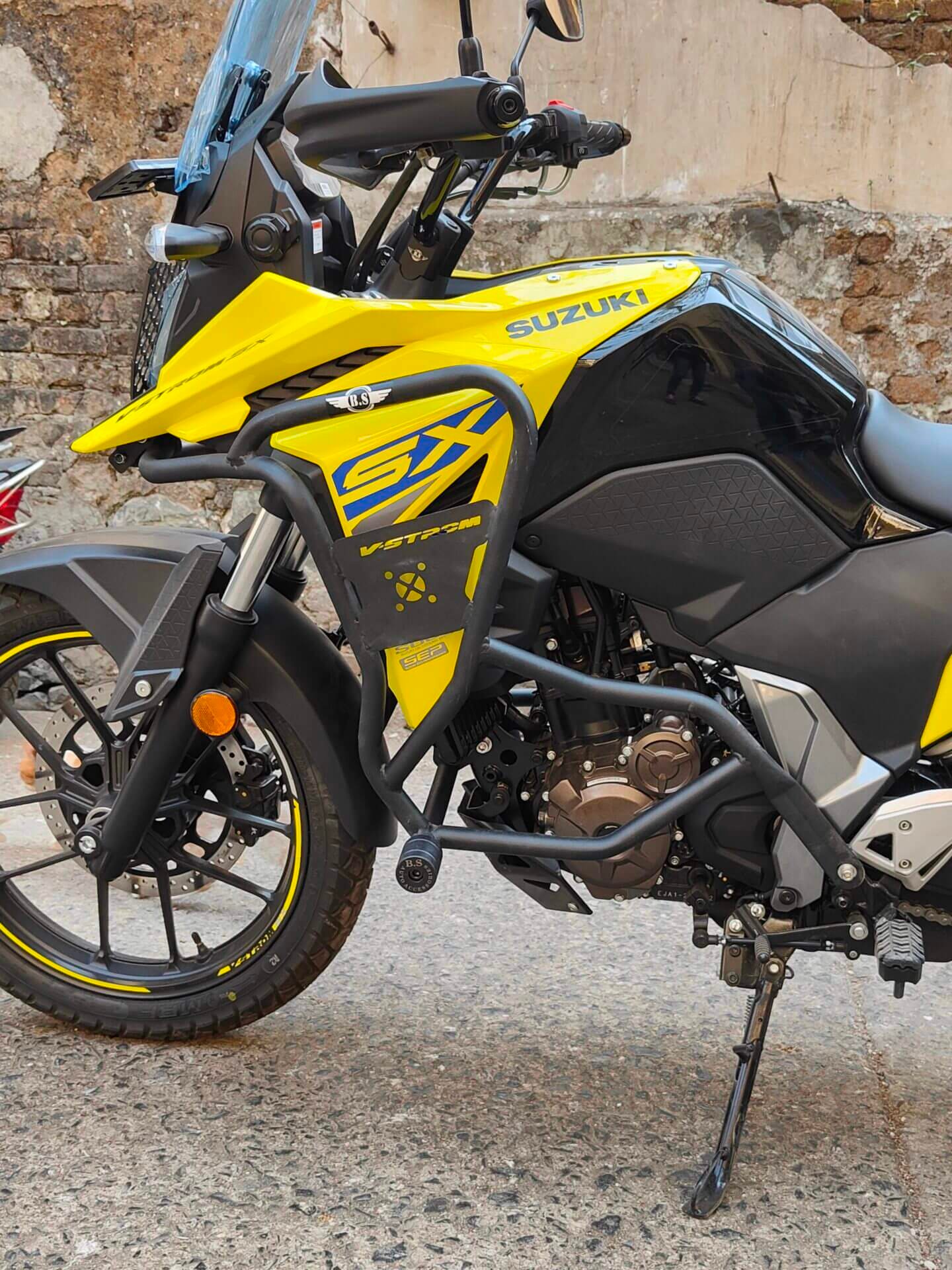 BS Auto crash guard for Suzuki V-Strom stainless steel with sliders black powder coated