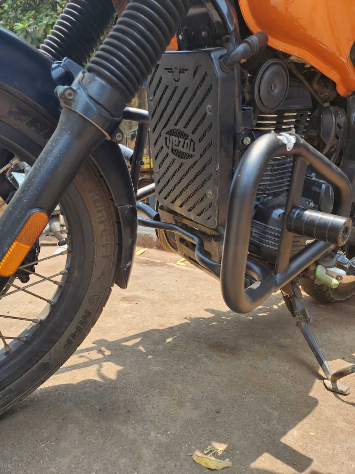 BS Auto Yezdi Scrambler crash guard stainless steel black with safety sliders