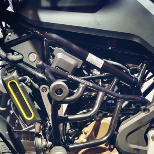 Hyperrider crash guard Husqvarna Svartpilen Vitpilen 250 with CNC frame sliders